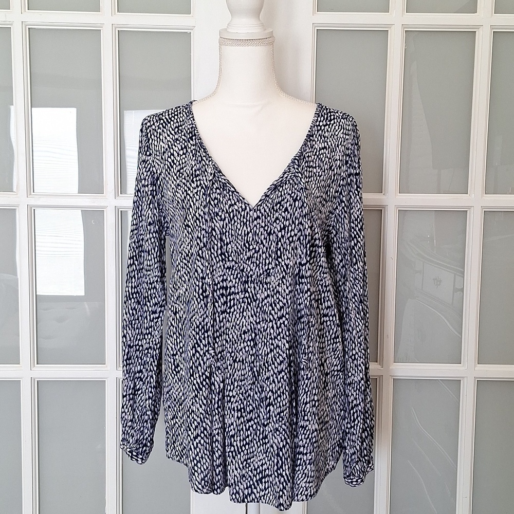 Two by Vince Camuto V-Neck Casual Blouse